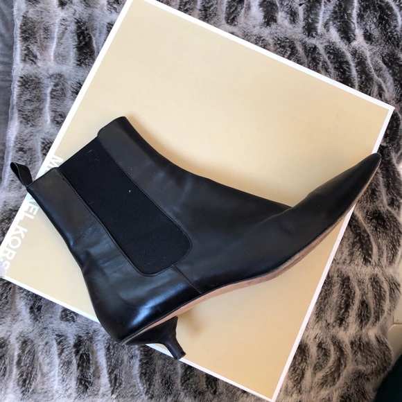 Michael Kors Boots - Picture 1 of 4